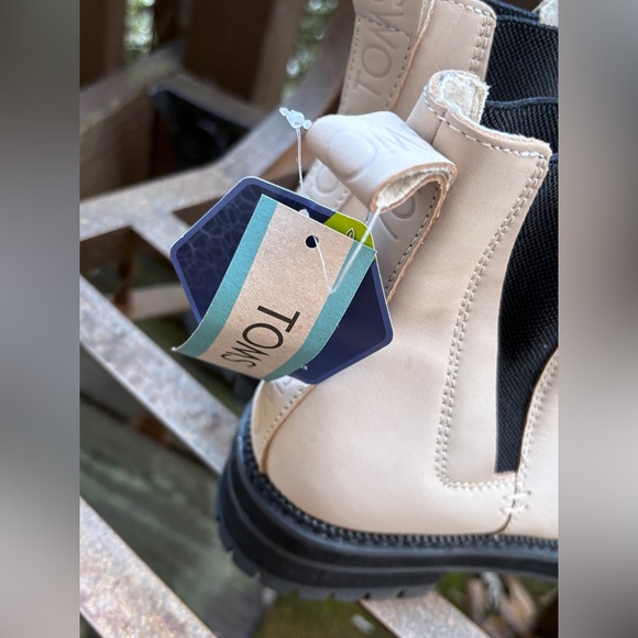 TOMS Women's Dakota Water Resistant Leather Chelsea Boots size 7.5 new - Picture 4 of 11